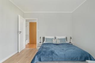 Spacious Apartment Ideal for Families by Noclegi Renters - Poznań - 9