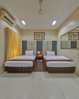 Elphinstone Hotel - Bombay - 4