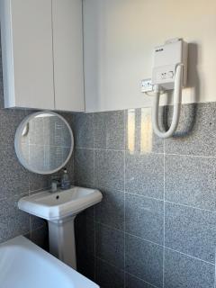 Peaceful Home in Berrylands, Surbiton, Surrey, UK near Chessington World of Adventure & Wimbledon with Free Parkings - Surbiton - 6