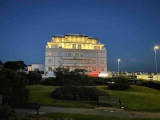 SHOREBANKS - Harbour View Apartment in Sandbanks. - Sandbanks - 2