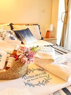 Luna House - Budua - 0