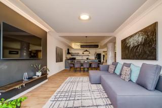 House of M - Cape Town - 3