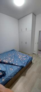 New Luxury 1st Story with balcony - 3 rooms 1 bathroom kitchen tv-wifi -city - 3