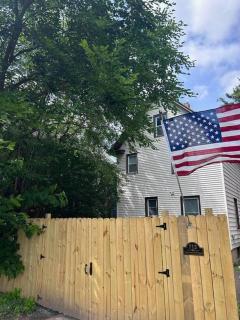Walk to Niagara Falls. Renovated 3 bed house! - Niagara Falls - 6