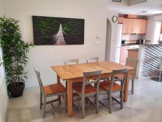 Spacious apart. for 6 pers. AC, UK TV, 600MB WiFi - Los Alcázares - 2