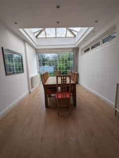 Large 6 Bedroom house in Hendon - 8