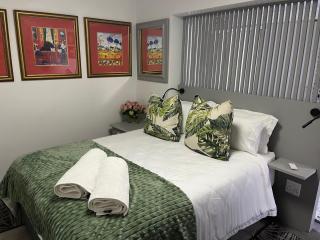 Room @carol close - 5