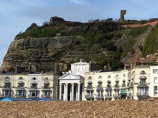 Period Sea view flat in Hastings - Newport Beach - 2