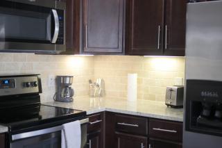 City Chic Retreat Experience the Best of Urban Living! - 3