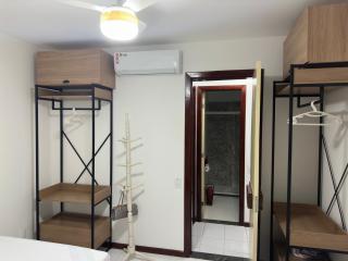 Flat Guarajuba - 3 quartos 2 andar à Beira Mar - pé areia - governança com arrumadeira e Wi Fi inclusos - 2