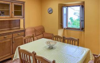 Cozy Apartment In O Porto De Espasante - 4