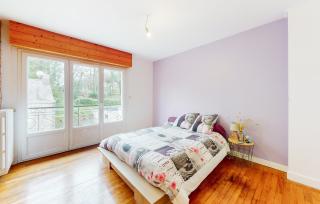 3 Bedroom Stunning Home In Lanvaudan - 2