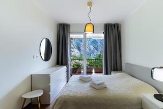 Villa Green Hill with Private pool & Scenic view - Gornji Orahovac - 3