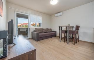 1 Bedroom Amazing Apartment In Vir - Vir - 8
