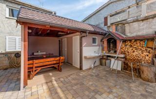 1 Bedroom Amazing Apartment In Vir - Vir - 4