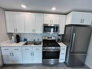 Hidden Beach Bungalow - New Smyrna Beach - 4