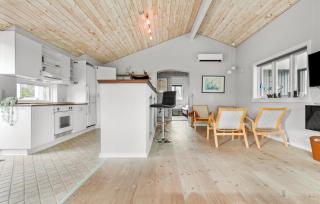 Three-Bedroom Holiday Home In Glesborg - 4