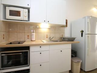 Studio lumineux avec climatisation et wifi à Balaruc-les-Bains - FR-1-553-61 - 1