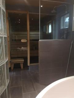Villa Laattamaja - High quality genuine loghouse - 7