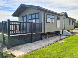 Victory Lodge 2 Bedroom - Sleeps 6 - Bron-Y-Wendon Holiday Park - Llanddulas - 7
