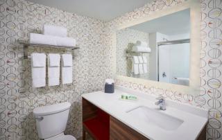 Holiday Inn & Suites Oakville at Bronte by IHG - 2