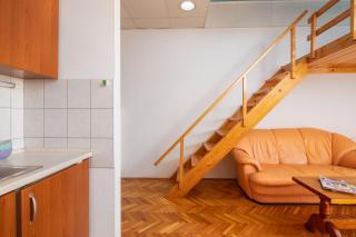 Tina Apartment in Town Centre with Free Parking - Makarska - 1