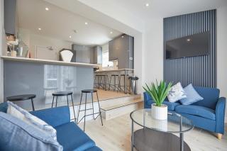 Unique 5 Bedroom Fully upgraded with Parking x4 - Earlham - 0