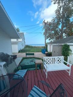 Holiday House - Huron - 3