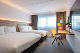 Holiday Inn Edinburgh Zoo by IHG - 9