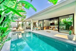 2BR Villa Yuna private pool & bathub seminyak area - Kerobokan - 0