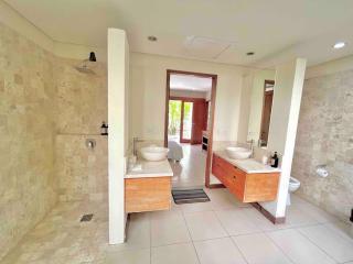 2BR Villa Yuna private pool & bathub seminyak area - Kerobokan - 7