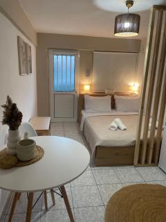 Adoms Rooms - 8