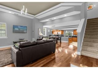 Memorial Day Fun! Renovated TownHome by Disney! - Orlando - 4
