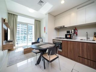 1 Bedroom Business Bay Bliss with a Canal View - Dubai - 2