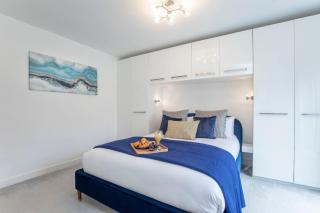 Stunning 3 Bed 2 Bath Detached Village Home - Cheltenham - 8