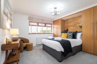 Stunning 3 Bed 2 Bath Detached Village Home - Cheltenham - 6