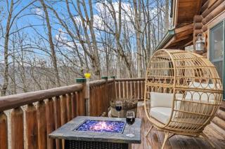 Firefly Lodge, hot tub, games, mountain views - Bryson City - 1