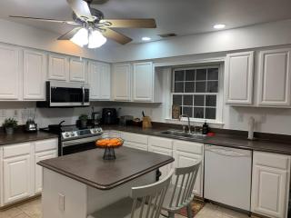 5BR Retreat Nature and Access Laurel MD - 8