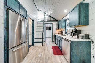 Broken Bow Cabin with Hot Tub, Fire Pit and Creek View - 4