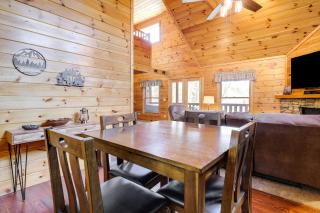 Cozy Sevierville Cabin with Hot Tub, Mountain Views! - Sevierville - 4