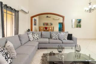 Luxe Comfort 8 Bedroom Villa with Private Pool & Entertainment - Sosúa - 2