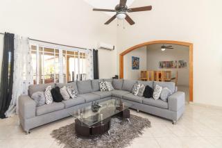 Luxe Comfort 8 Bedroom Villa with Private Pool & Entertainment - 7