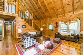 New! Lakeview Retreat - 3 Bed, Hot Tub, Ping-Pong - Dahlonega - 3