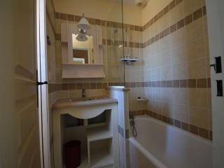 Maison climatisée 5 pers avec terrasse, parking, WiFi, et équipements complets dans quartier calme - FR-1-382-129 - Grospierres - 7