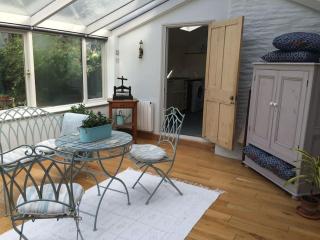 Truck House, Luxury accommodation, pet friendly, Probus - 4