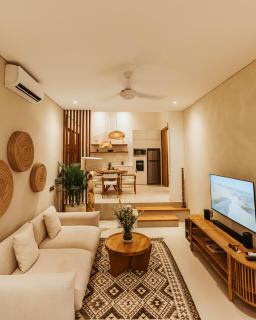 Serene Pool & Skylight Bathtub in Canggu, 5mins walk to the Beach - 8