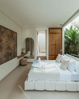 Serene Pool & Skylight Bathtub in Canggu, 5mins walk to the Beach - Canggu - 5