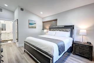 Walk to Beach Luxury 4BR & 4BA Villa Hollywood Lakes - Hollywood - 1