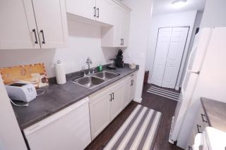 Paris Plaza - Elliot Lake - 7