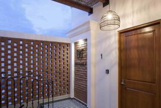 Departamentos & Villa Monarka, 1 Block from Malecon! - La Paz - 1